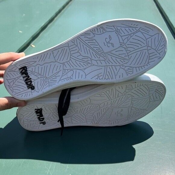 NWT Ripndip black and white lace up ankle high shoes w/ cat flipping off detail - Picture 3 of 12